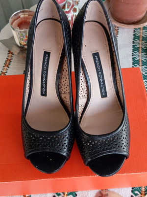 French Connection μαύρες peep-toe γόβες, μέγεθος 36