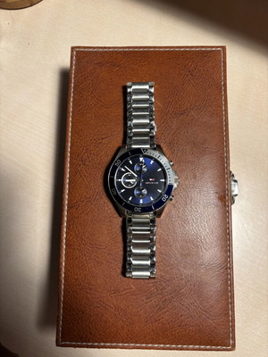 Tommy Hilfiger TH440.1.27.3168 ανδρικό ρολόι μεταχειρισμένο, ασημί μπρασελέ, μπλε καντράν