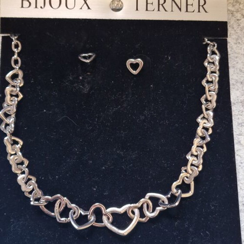 Bijoux Terner heart necklace and earrings set, silver
