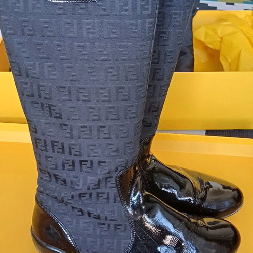 Fendi boots used patent leather and fabric, size 38 black