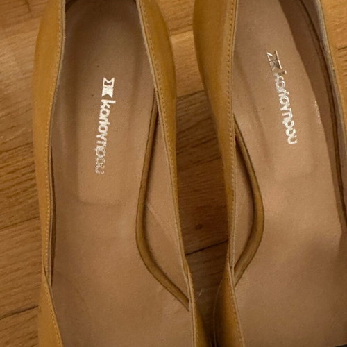 Kalogirou peep toe like new, 6 cm heel, beige with black