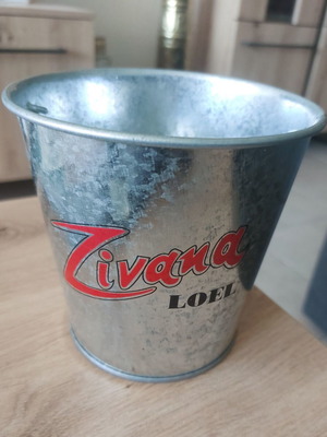 Колекционерска метална кофа за лед употребявана от Zivania LOEL