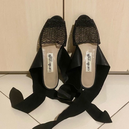 Camille Unglik sandals used, black leather with ribbons