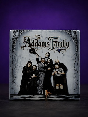 Ceramic fridge magnet The Addams Family new 57×57 mm