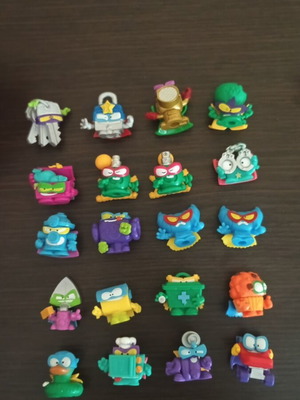 Фигурки Superzings, на бройка