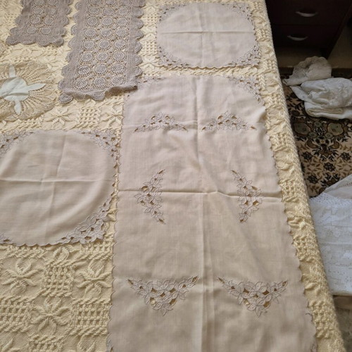 Handmade table linens set of 9 pieces new