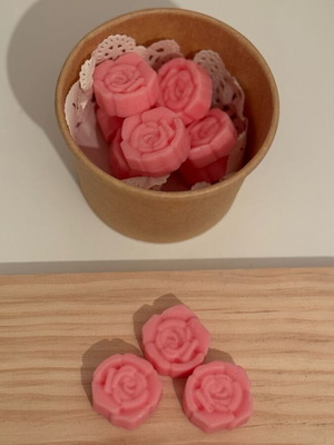Wax melts with coconut scent, 3 pieces in transparent bag