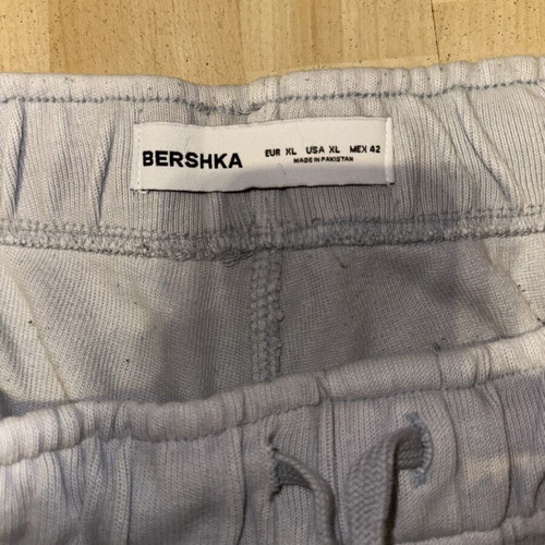 Bershka Baggy 3/4 Shorts size XXL Baby Blue
