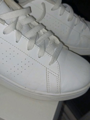 Sneakers γυναικεία άσπρα αθλητικά σαν καινούργια, μέγεθος 37.5