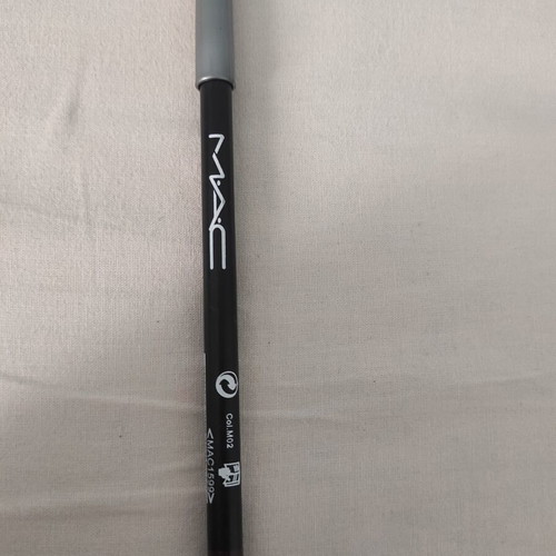 MAC Brown Eye-Lip Liner Pencil with Aloe Vera and Vitamin E