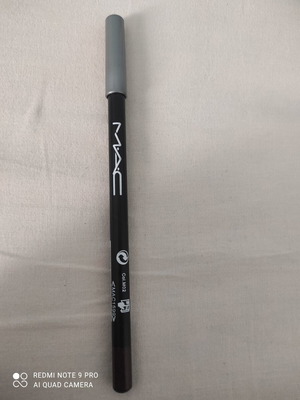 MAC Brown Eye-Lip Liner Pencil with Aloe Vera and Vitamin E