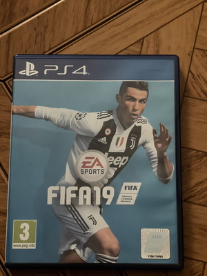 FIFA 19 PS4 game like new