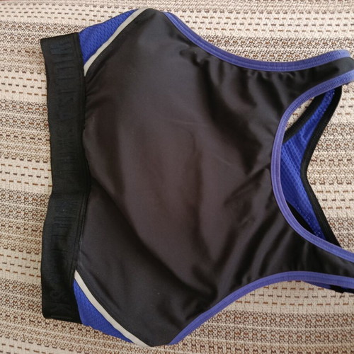 Oysho sports bra like new, size Small/Medium