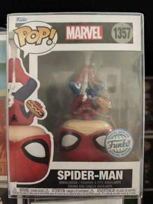 Funko Pop Spiderman 1357 new with protector