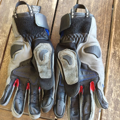 Revit Sand 5 Gloves FGS235 like new, silver-red, summer use