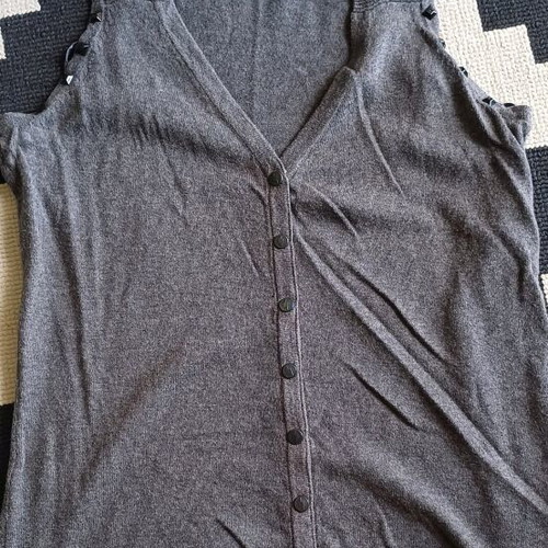 Knitted vest like new, grey with studs