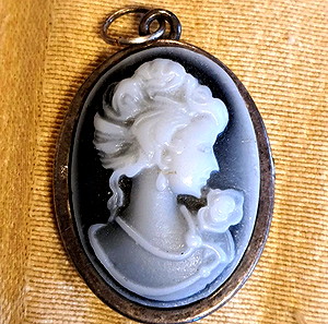 μενταγιον και καρφίτσα Cameo