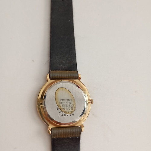 Seiko quartz watch unisex used, gray color