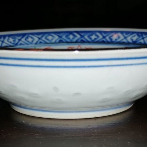 Two Chinese porcelain bowls with 24K gold, decorative or for use