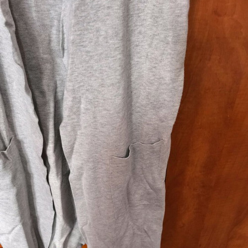 Stradivarius sleeveless knit like new, grey with pockets