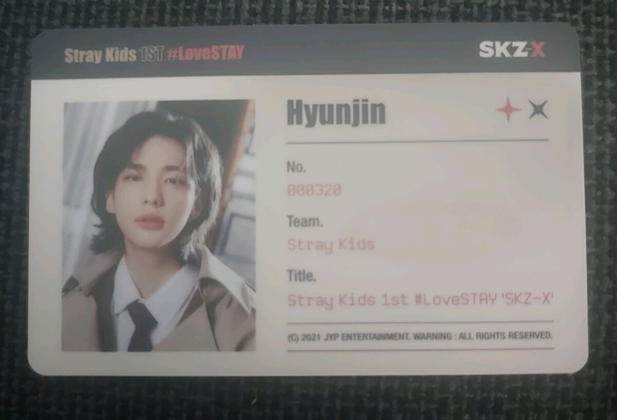 Stray Kids Hyunjin ID card like new, 1st… - € 8,50 - Vendora.cy