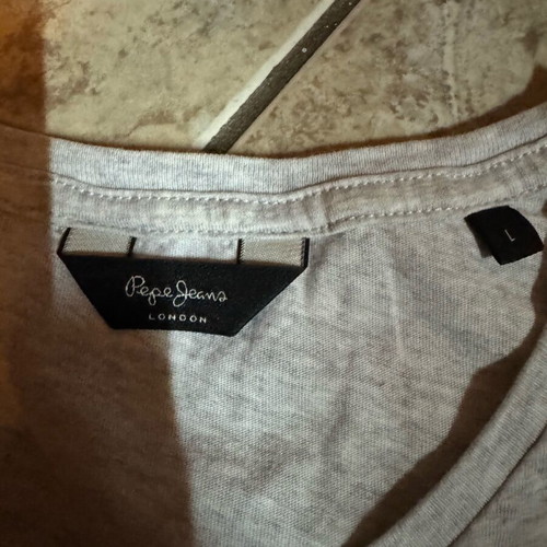 Pepe Jeans T-shirt gray size large like new