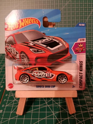 Hot Wheels Toyota GR 86 Cup нов