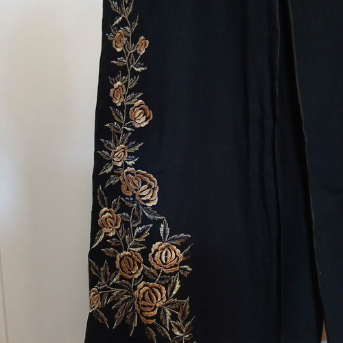 Var's Black Floral Kimono Size Large Like New