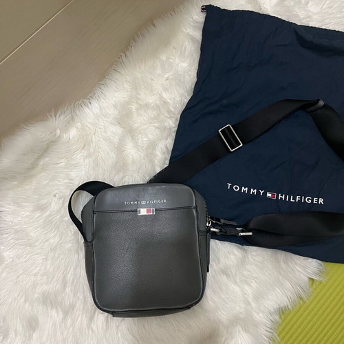 Tommy Hilfiger crossbody bag gray leather-look new