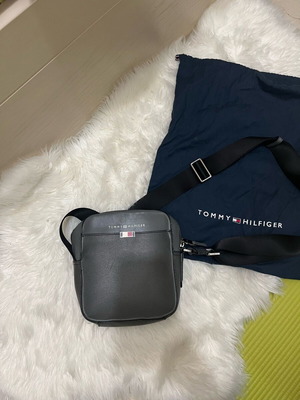 Tommy Hilfiger crossbody bag gray leather-look new