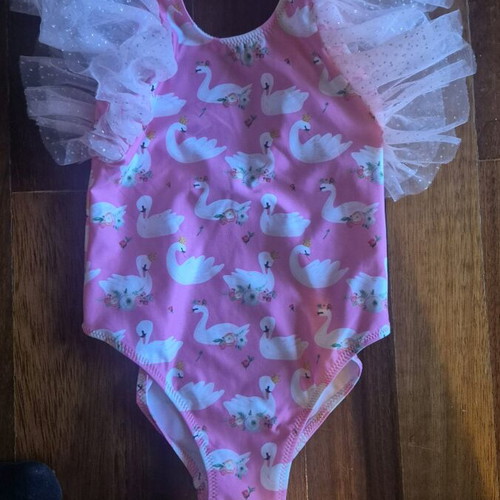 Girls' one-piece swimsuit like new, pink, size 110 cm