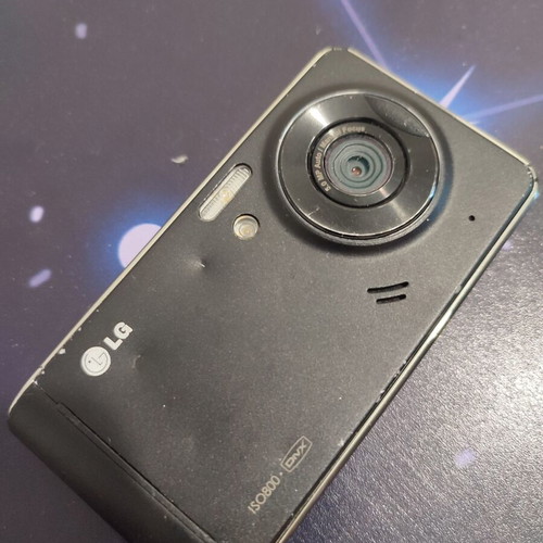 Lg ku990i phone used, screen damaged