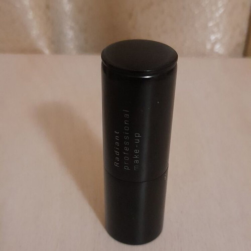 Radiant Professional Make-up Advanced Care Lipstick Velvet VL 04 Sandstone like new