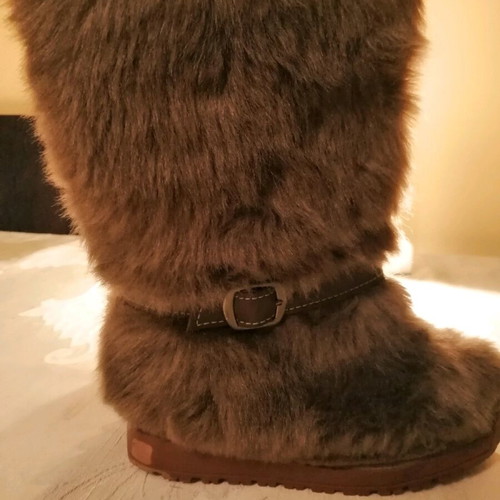 Children's boots used with brown synthetic fur, size 29