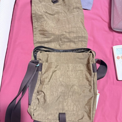 Camel Active Khaki Olive Messenger Bag like new, waterproof fabric