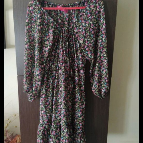 Dresses like new, size L, set of 5
