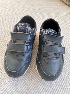 Pepe Jeans boys' shoes size 25 like new, blue
