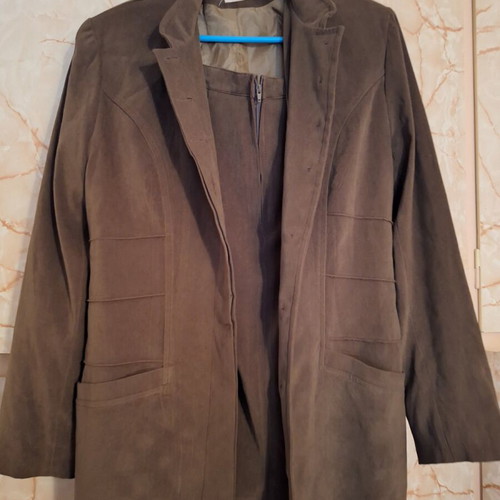 Benissimo women's suit set jacket and skirt like new