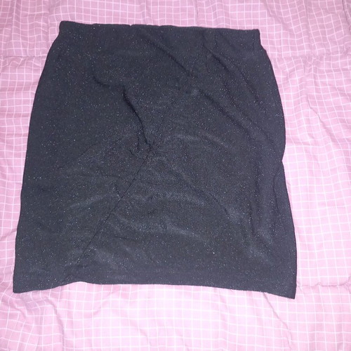 Black slim skirt like new with silver thread