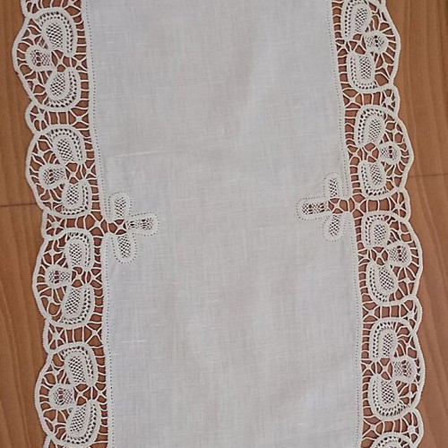 Handmade lace linen runner like new, 85x38 cm