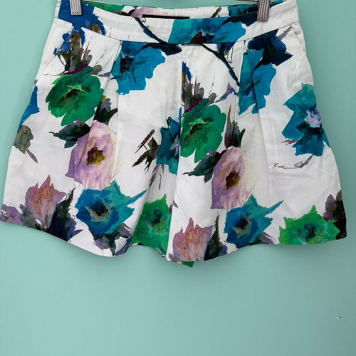 Zara floral shorts A-line used, size M, white multicolor