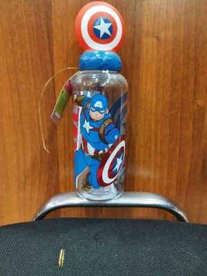 Captain America water bottle with 3D lid, new