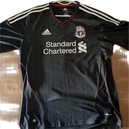 Liverpool jersey 2011-2012 like new, authentic, size Large