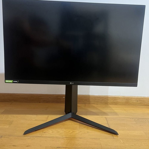 LG UltraGear 27GP850-B IPS HDR Gaming Monitor 27" QHD like new