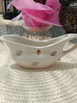 Vintage decorative gravy boat like new
