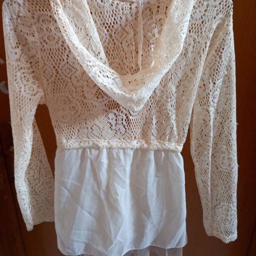 Lace cardigan crinkled fabric like new, white and beige