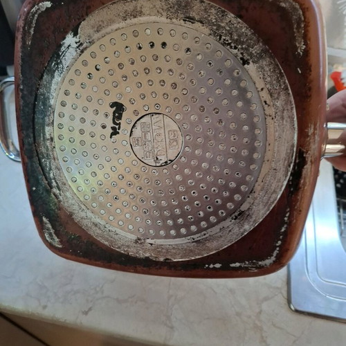 Frying pan deep fryer used with burnt exterior
