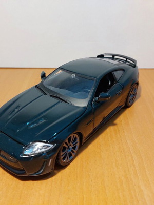Metallic Jaguar XKR-S 2012 1:24 Burago model like new