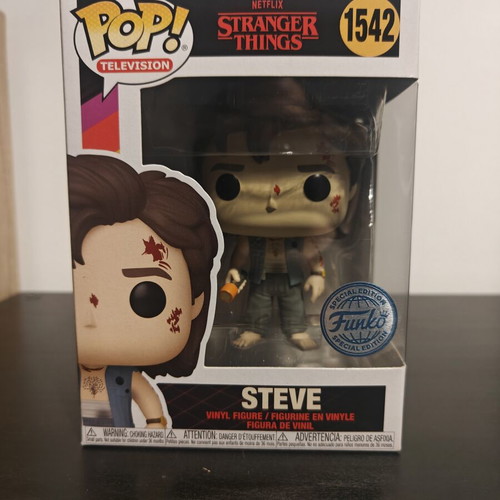 Funko Pop! Television Stranger Things 1542 Steve Special Edition like new