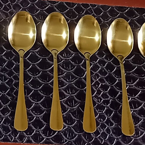 Gold teaspoon set of 6 new